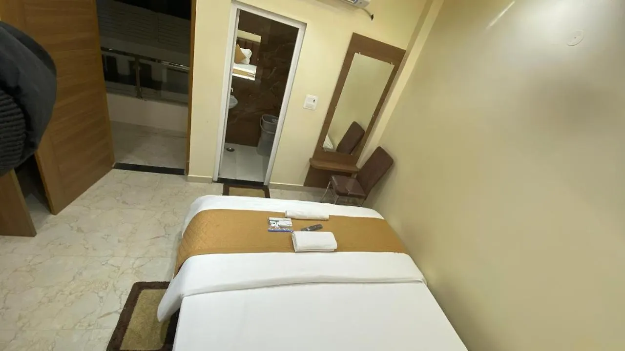 Hello Banaras Hotell Varanasi 3*,